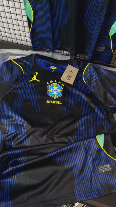 Se você busca camisas femininas do Brasil para a Copa do Mundo de 2026, você está no lugar certo! trabalhamos com camisetas para sua família toda, com tecido premium, camisetas bordadas e de alta qualidade. Entrega garantida e troca fácil.