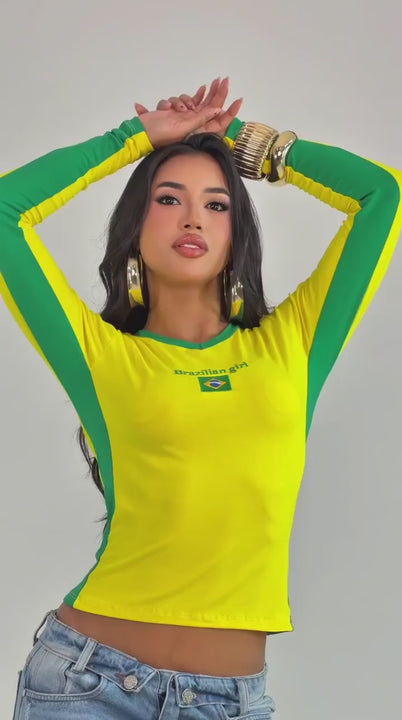 Se você busca camisas masculinas do Brasil para a Copa do Mundo de 2026, você está no lugar certo! trabalhamos com camisas para sua família toda, com tecido premium, camisetas bordadas e de alta qualidade. Entrega garantida e troca fácil.